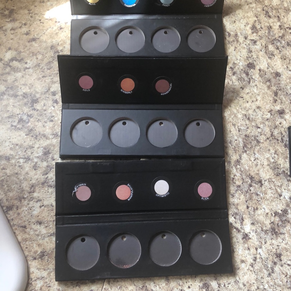 Younique fillable pallets, empty.